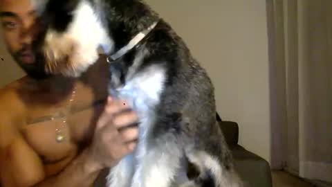 Divine Duo  online show from 12.22.24