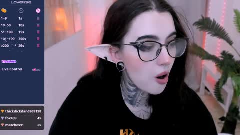 dixipixi_ online show from 01.25.25