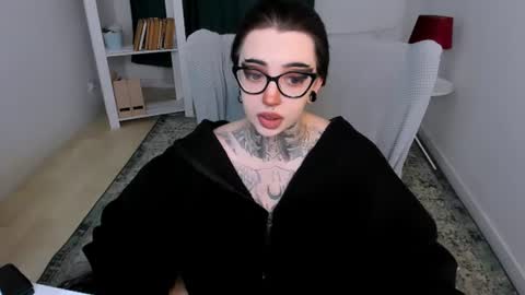 dixipixi_ online show from 06.25.26