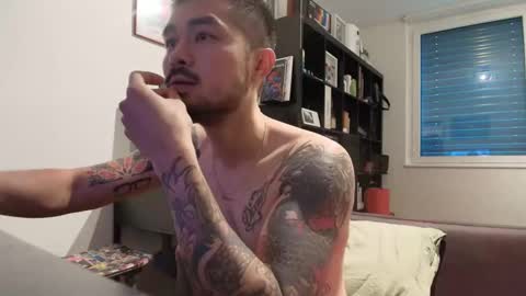 Snapshot of dixonhuang chatting on 09.28.25 D online show from 09.28.25