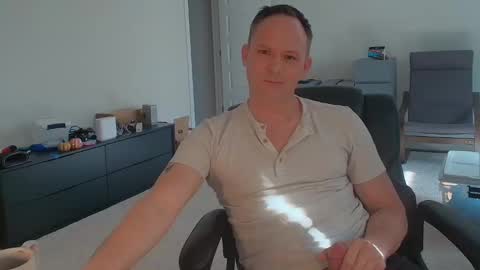 Snapshot of dj_diesel_rat chatting on 02.04.25 dj_diesel_rat online show from 02.04.25