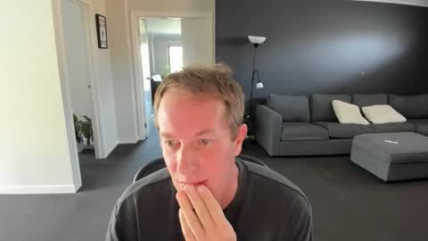 Snapshot of djallnightlong chatting on 04.08.26 djallnightlong online show from 04.08.26