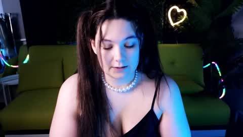 Snapshot of djennapalme chatting on 12.29.24 Jenia online show from 12.29.24