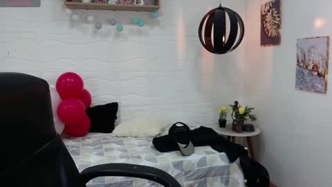 Snapshot of dmitrisanders1 chatting on 02.15.25 Maybe in pvt online show from 02.15.25