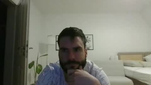 Snapshot of dobricic chatting on 12.20.25 Dobricic online show from 12.20.25