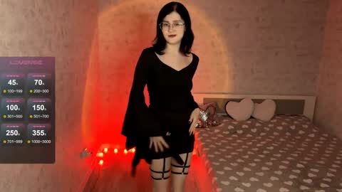 Annie PVT IS OPEN online show from 04.21.26