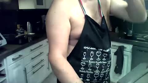 Snapshot of doggydaddi chatting on 12.19.24 Alex online show from 12.19.24