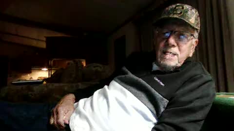 Snapshot of doingmyself69 chatting on 10.09.25 doingmyself69 online show from 10.09.25