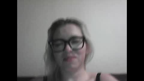 Snapshot of dolce_tempt chatting on 12.04.25 dolce_tempt online show from 12.04.25