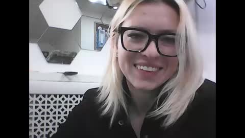 dolce_tempt online show from 12.22.25