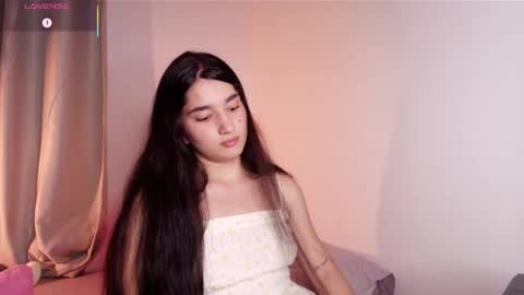 Snapshot of dolceangel__ chatting on 11.04.25 Blair online show from 11.04.25