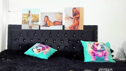 Snapshot of doll_celeste19 chatting on 01.19.25 C E L E S T E online show from 01.19.25