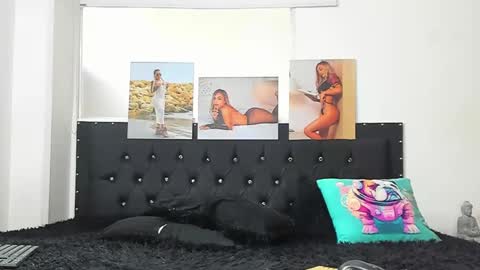 Snapshot of doll_celeste19 chatting on 02.14.25 C E L E S T E online show from 02.14.25