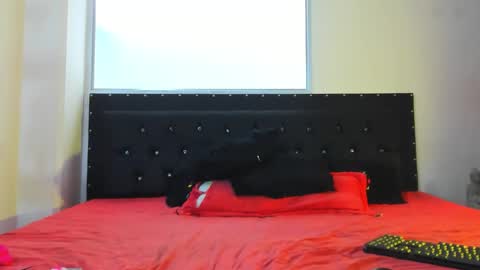 Snapshot of doll_celeste19 chatting on 09.11.25 C E L E S T E online show from 09.11.25