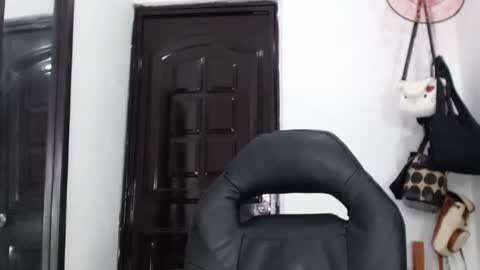 Snapshot of doll_dollys_ chatting on 01.10.25 doll_dollys_ online show from 01.10.25