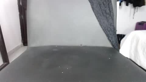 Snapshot of doll_dollys_ chatting on 02.25.25 doll_dollys_ online show from 02.25.25