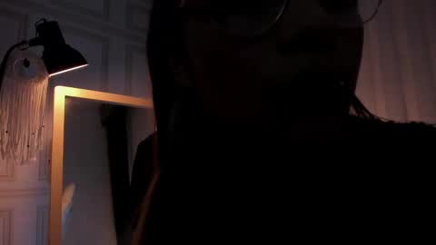 doll_isa_ online show from 09.14.25