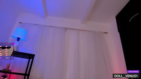 Snapshot of doll_venus chatting on 02.21.25 Roxana  independent model can you help me reach 100 hands up uwu online show from 02.21.25