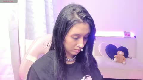 Snapshot of doll_waif chatting on 03.08.25 veronica Independent model online show from 03.08.25