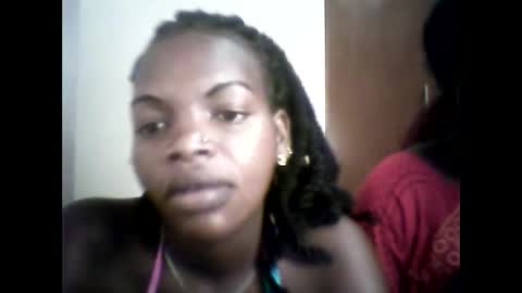 Snapshot of dollface_bella chatting on 09.19.25 Bella online show from 09.19.25