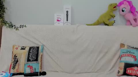 Snapshot of dolliemina chatting on 12.14.25 dolliemina online show from 12.14.25