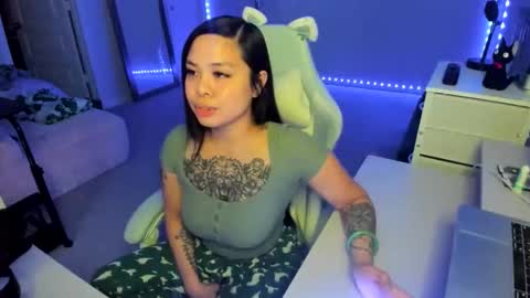 DOLLLFACE online show from 11.21.25