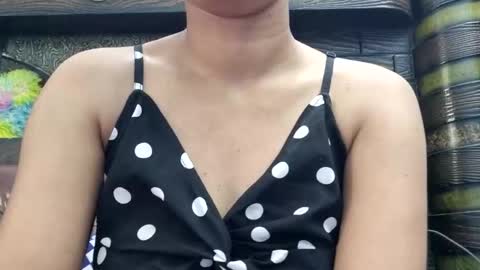 Snapshot of dollmeenu chatting on 10.07.25 dollmeenu online show from 10.07.25