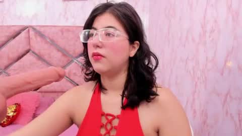 Snapshot of dolls_antonella chatting on 06.12.26 Antonella online show from 06.12.26