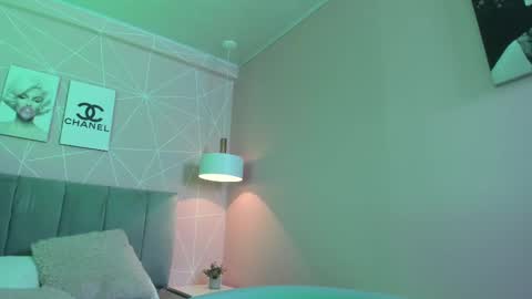 Call me Zoe  online show from 02.12.25