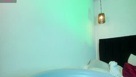 Snapshot of dolly_zoe chatting on 06.25.26 Call me Zoe online show from 06.25.26