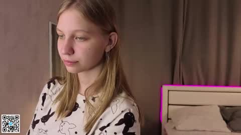 Emilia online show from 09.15.25