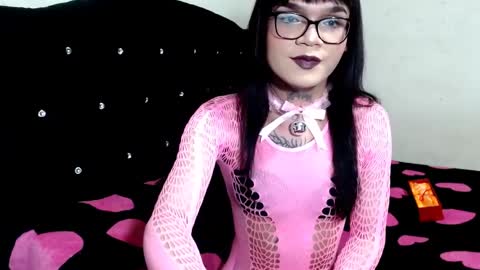 Snapshot of dollymoniee chatting on 03.31.26 dollymoniee online show from 03.31.26