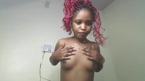 Snapshot of dollythegirl chatting on 01.18.26 kadolly online show from 01.18.26