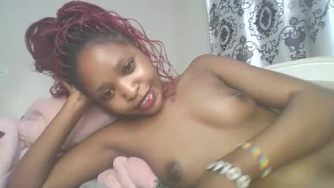 Snapshot of dollythegirl chatting on 02.01.26 kadolly online show from 02.01.26