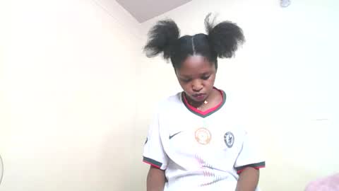 Snapshot of dollythegirl chatting on 02.04.26 kadolly online show from 02.04.26