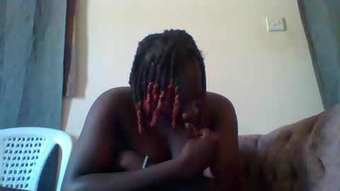 Snapshot of dollyvee chatting on 11.11.25 dollyvee online show from 11.11.25