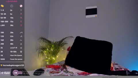 Snapshot of dollywalker chatting on 12.06.24 Dolly online show from 12.06.24