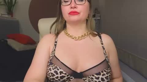 DOM MUMMY online show from 04.29.26