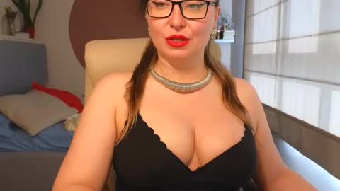 Snapshot of dom_mummy chatting on 06.02.26 DOM MUMMY online show from 06.02.26