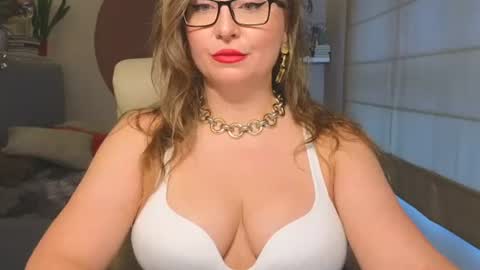 DOM MUMMY online show from 07.19.26