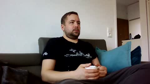 Snapshot of dombio_12 chatting on 02.23.25 dombio_12 online show from 02.23.25