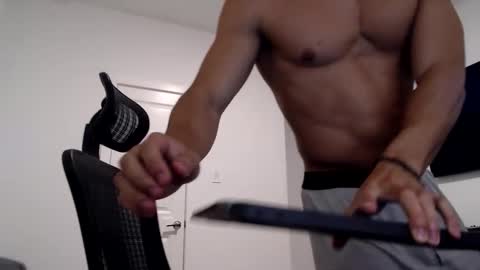 Snapshot of domd3 chatting on 09.22.25 Dom online show from 09.22.25