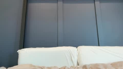 Snapshot of domd3 chatting on 12.14.25 Dom online show from 12.14.25