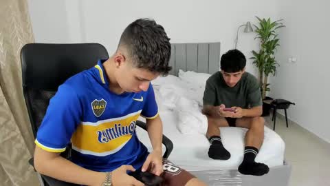 Snapshot of domi_master chatting on 03.04.25 MASTER online show from 03.04.25