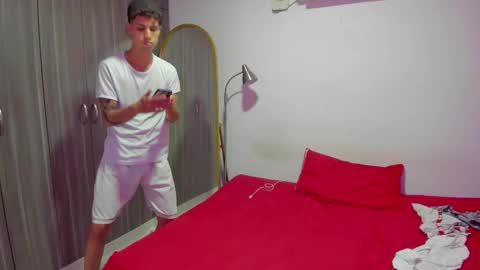 Snapshot of domi_master chatting on 10.06.25 MASTER online show from 10.06.25