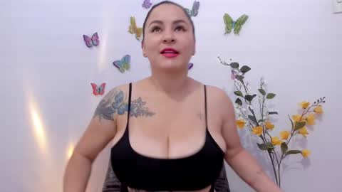 Snapshot of domina0 chatting on 02.17.25 domi online show from 02.17.25