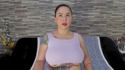 Snapshot of domina0 chatting on 09.25.25 domi online show from 09.25.25