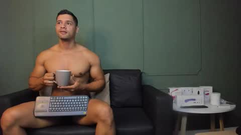 Dominc berry online show from 03.06.26