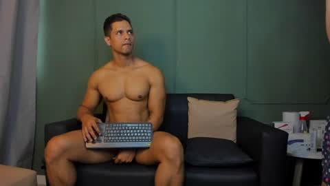 Dominc berry online show from 06.12.26