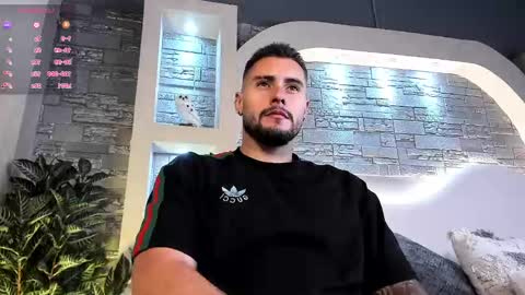 Snapshot of dominic_de_luca chatting on 11.19.25 dominic de luca online show from 11.19.25